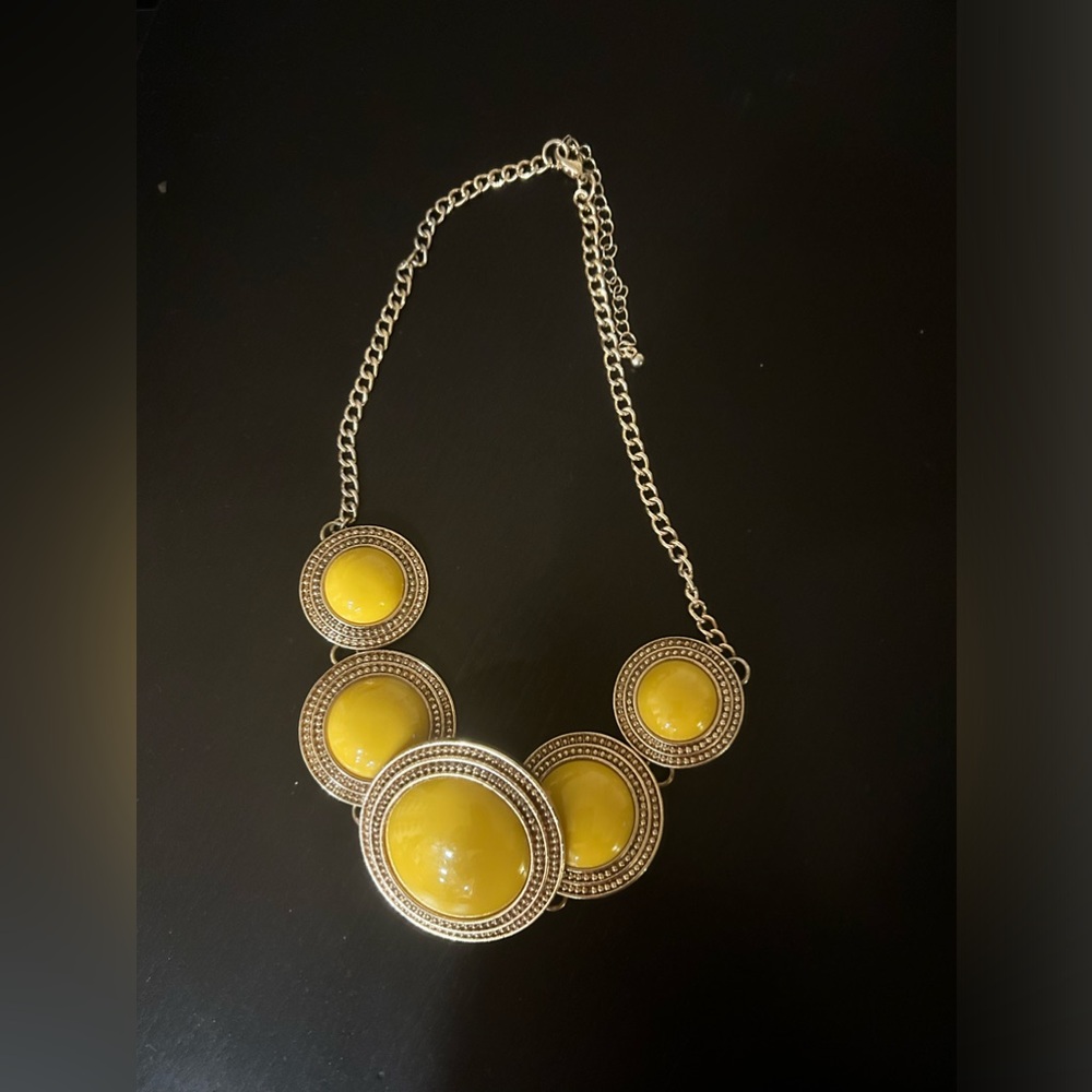 ☀️Sunny yellow☀️beautiful necklace